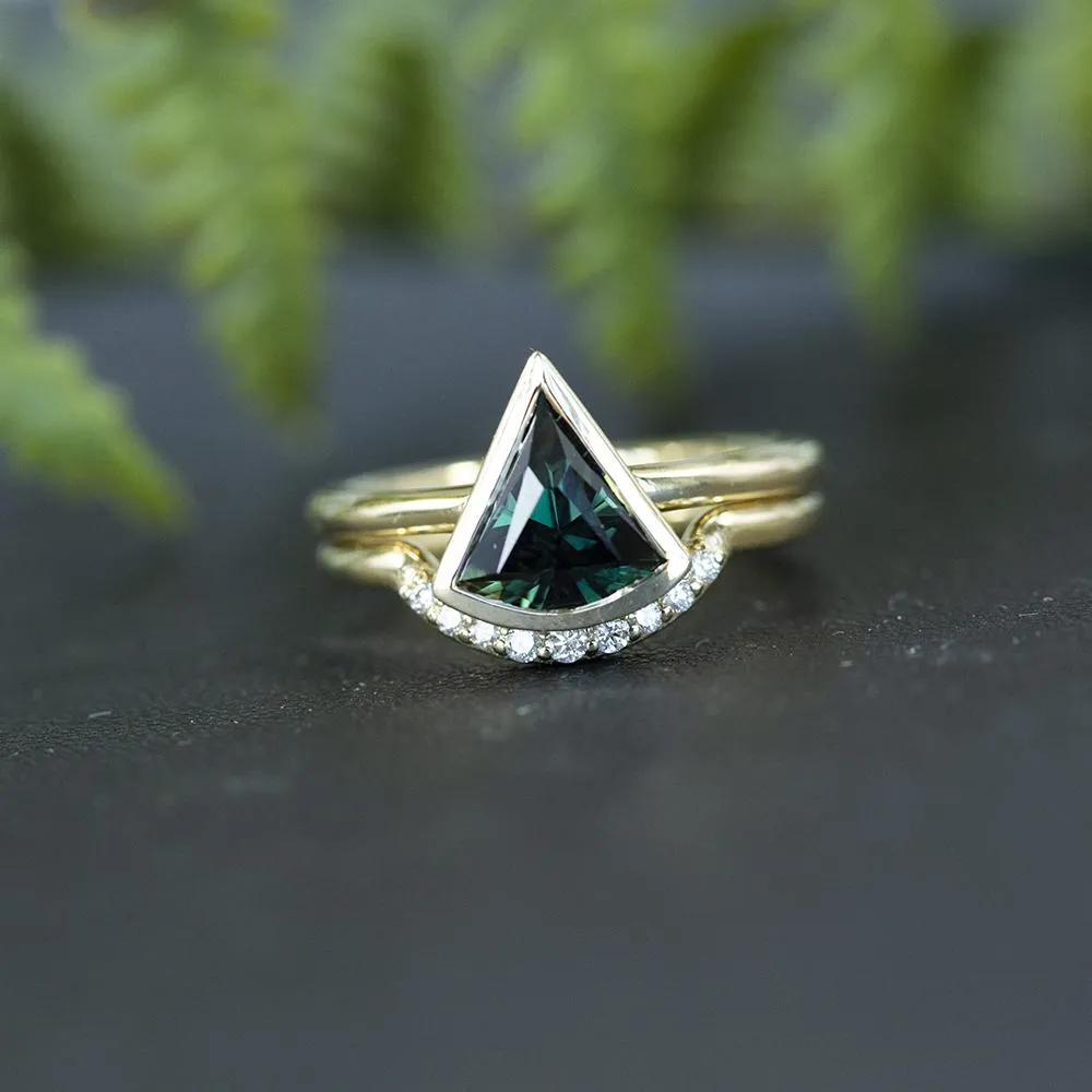 1.35ct Green Fan Sapphire Bezel Set Ring with Curved Diamond Band In 14k Yellow Gold